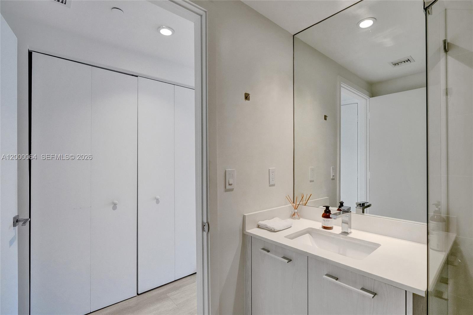 BRICKELL HEIGHTS EAST CON - Residential Lease