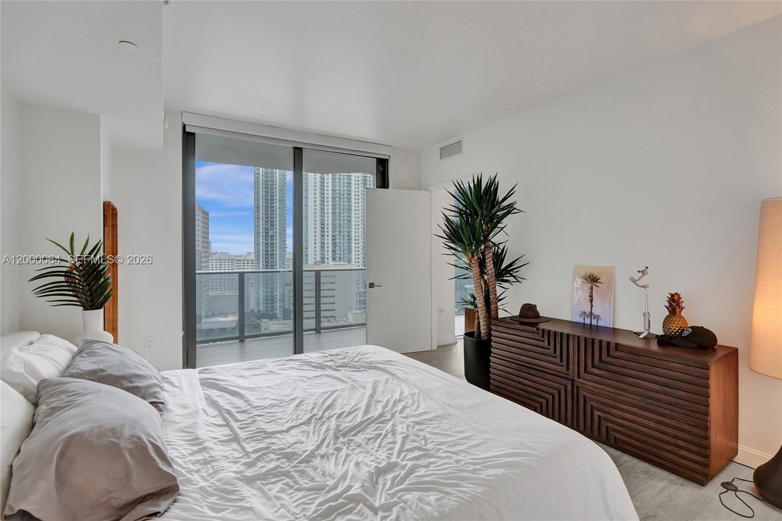 BRICKELL HEIGHTS EAST CON - Residential Lease