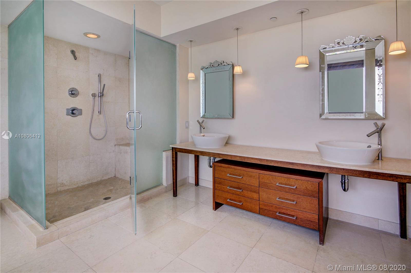 ICON CONDO - Residential