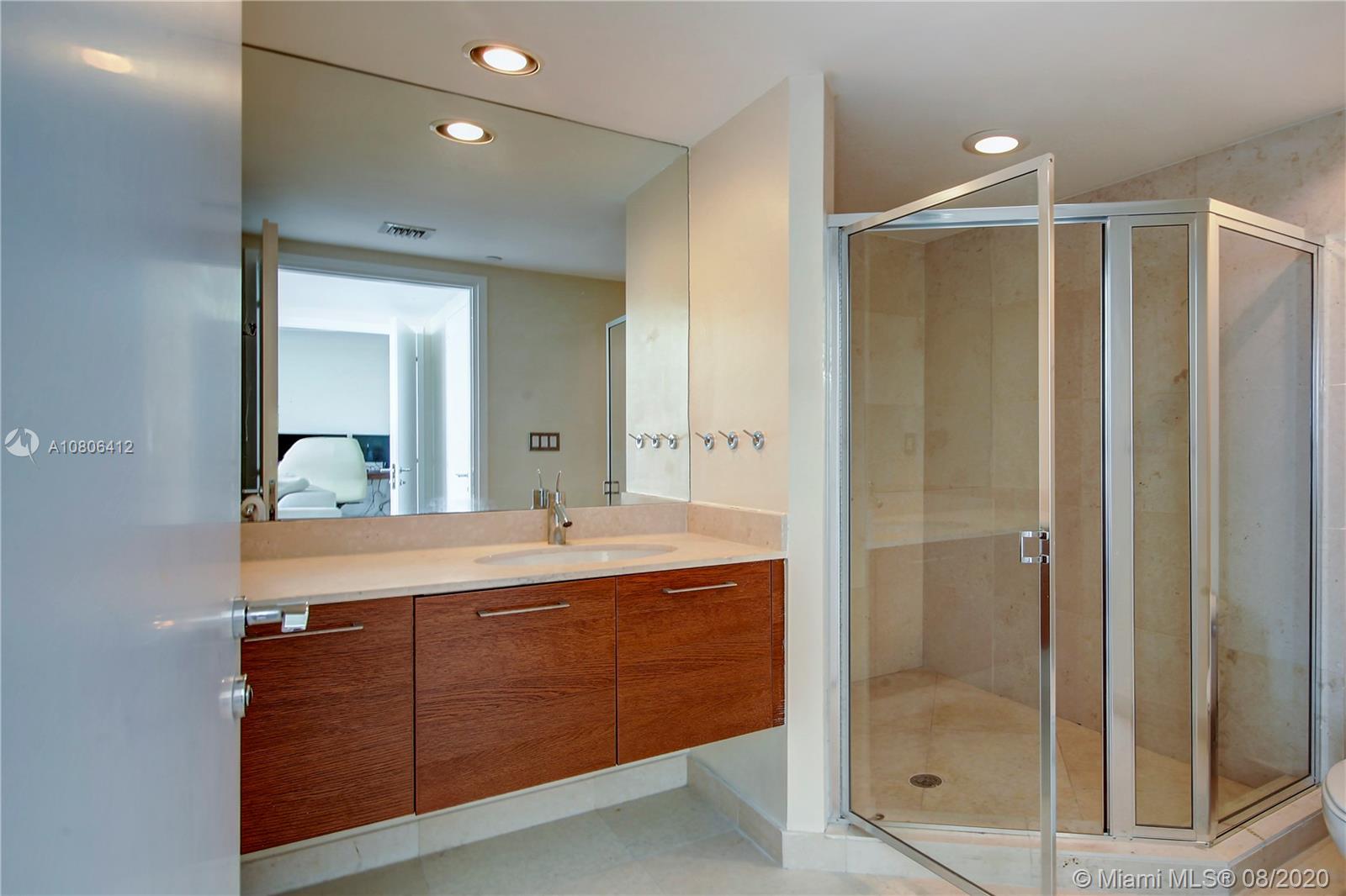ICON CONDO - Residential