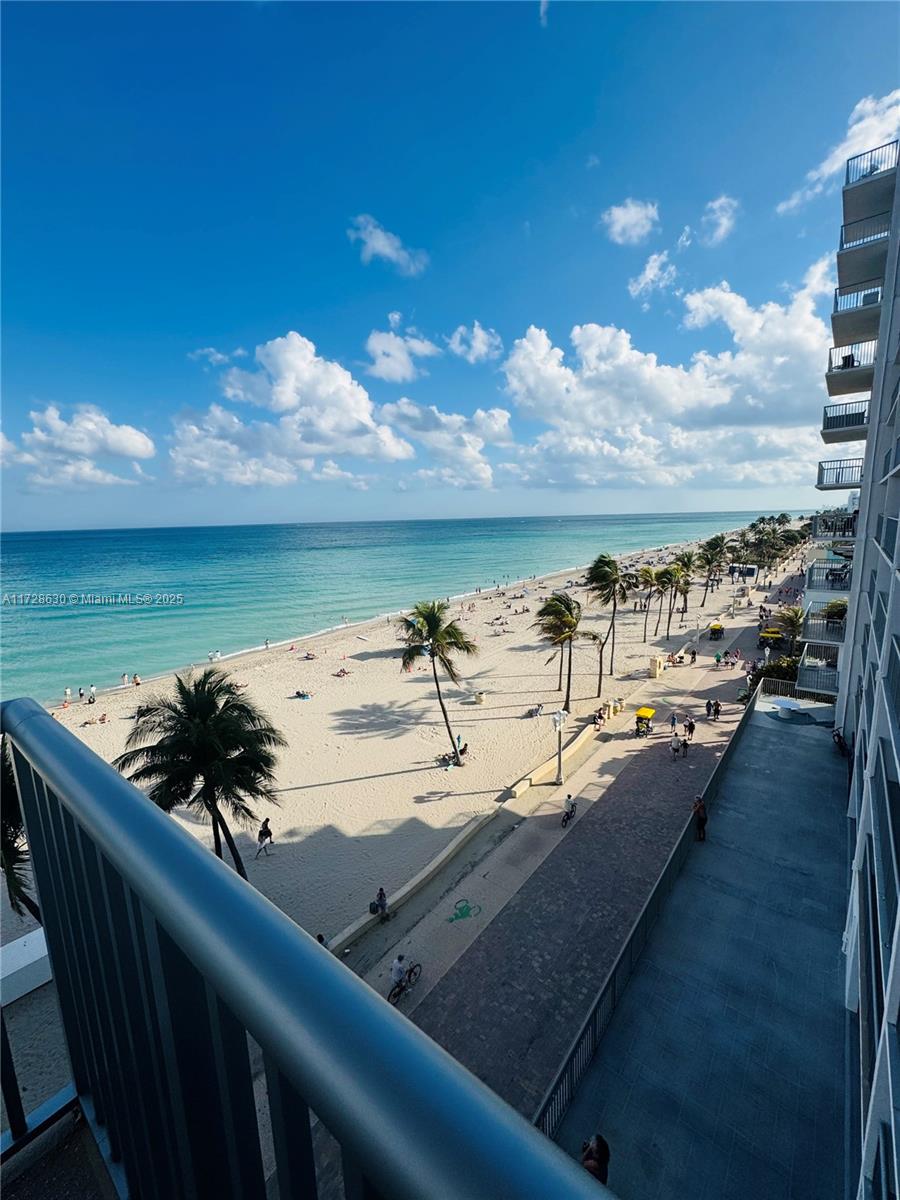 EDGEWATER BEACH TOWERS CO - Residential Lease