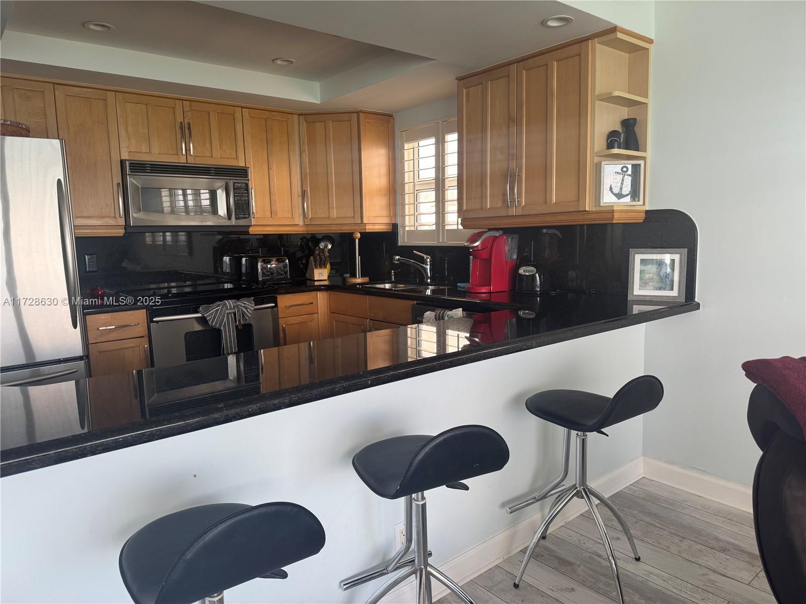 EDGEWATER BEACH TOWERS CO - Residential Lease