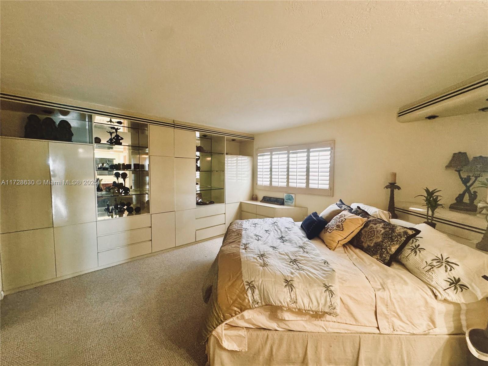 EDGEWATER BEACH TOWERS CO - Residential Lease