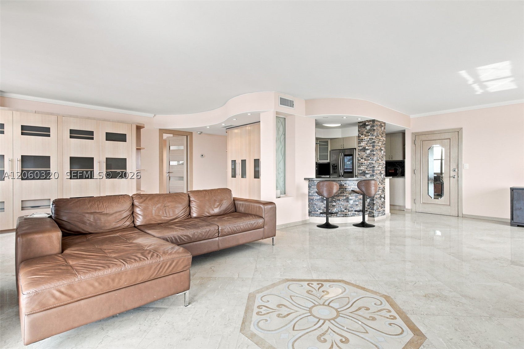 500 Bayview Dr 2121