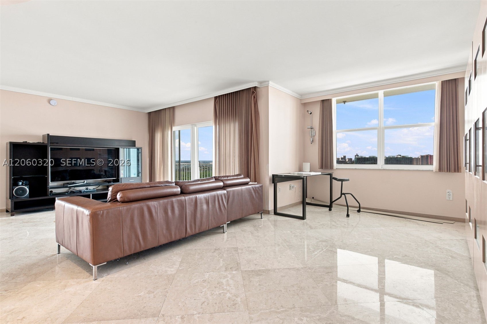 500 Bayview Dr 2121
