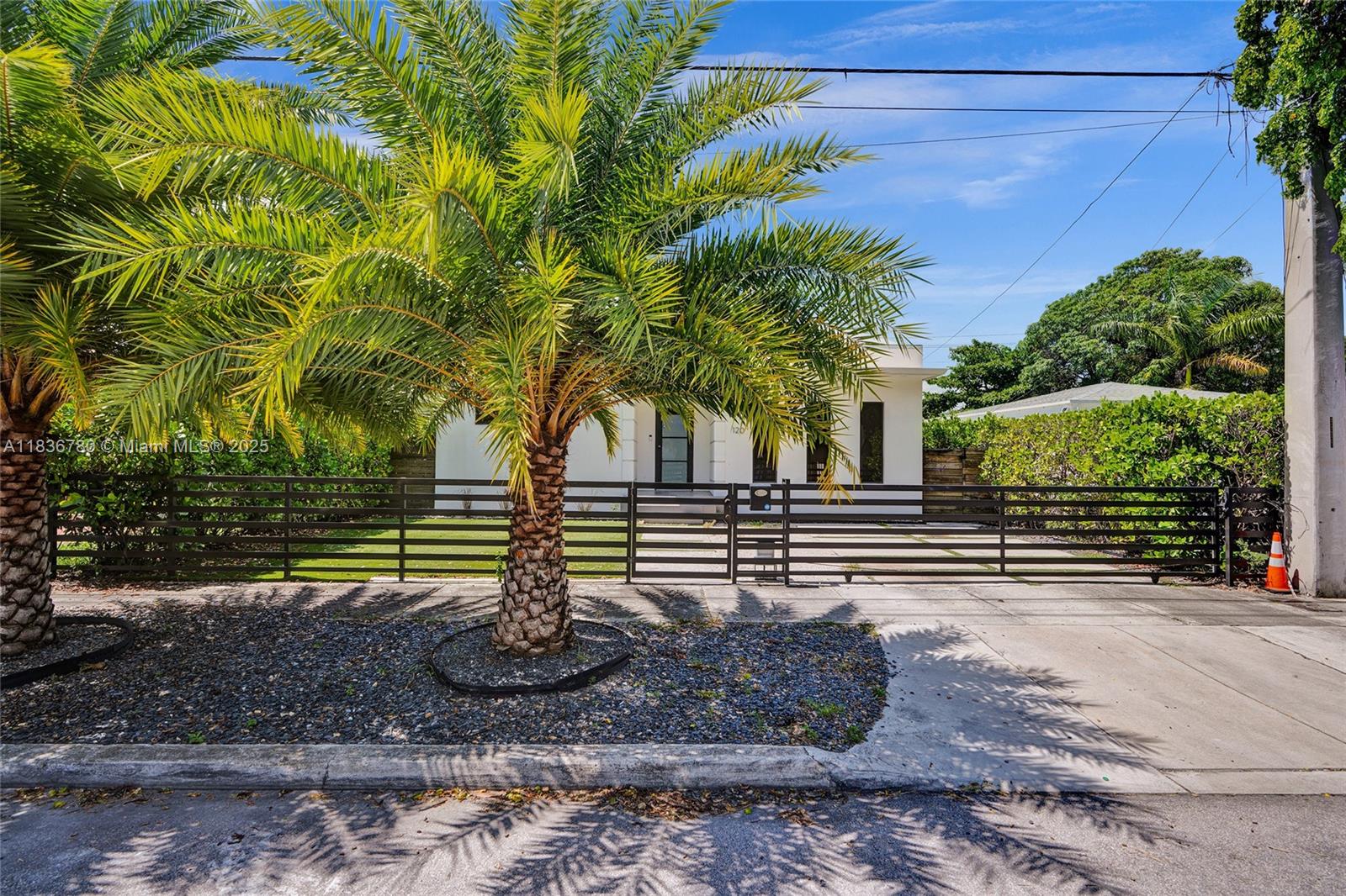 120 NW 41st St