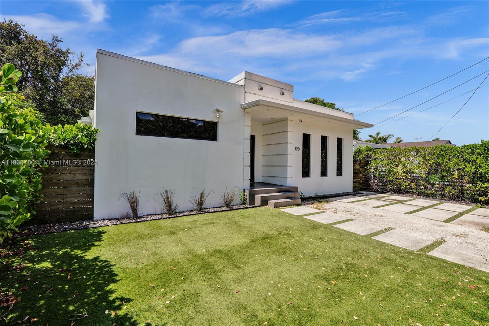 120 NW 41st St