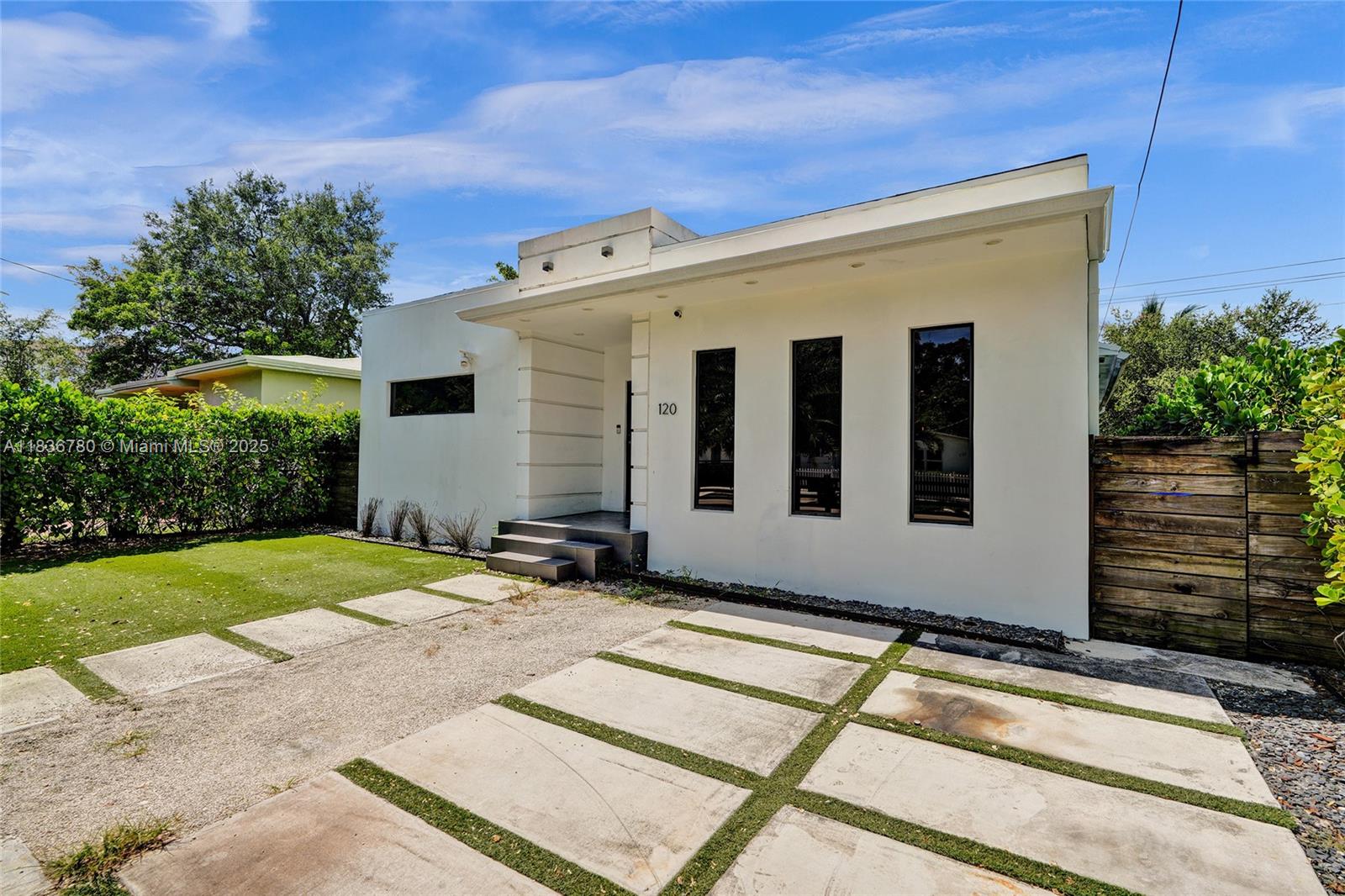 120 NW 41st St
