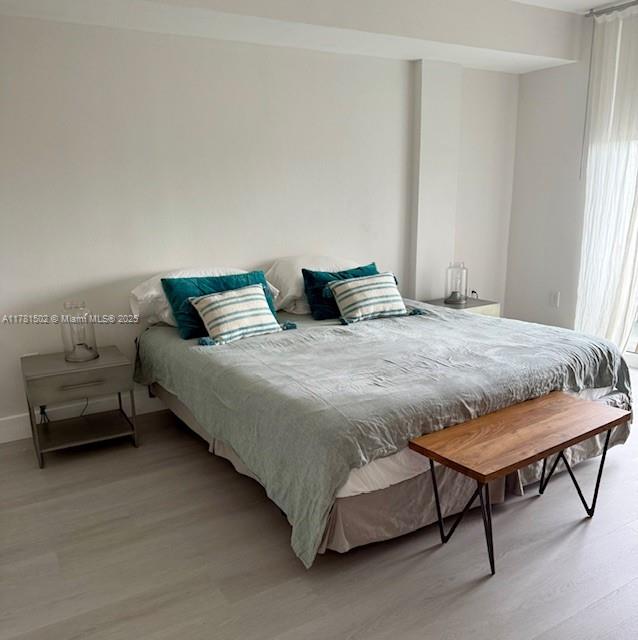10275 Collins Ave 429