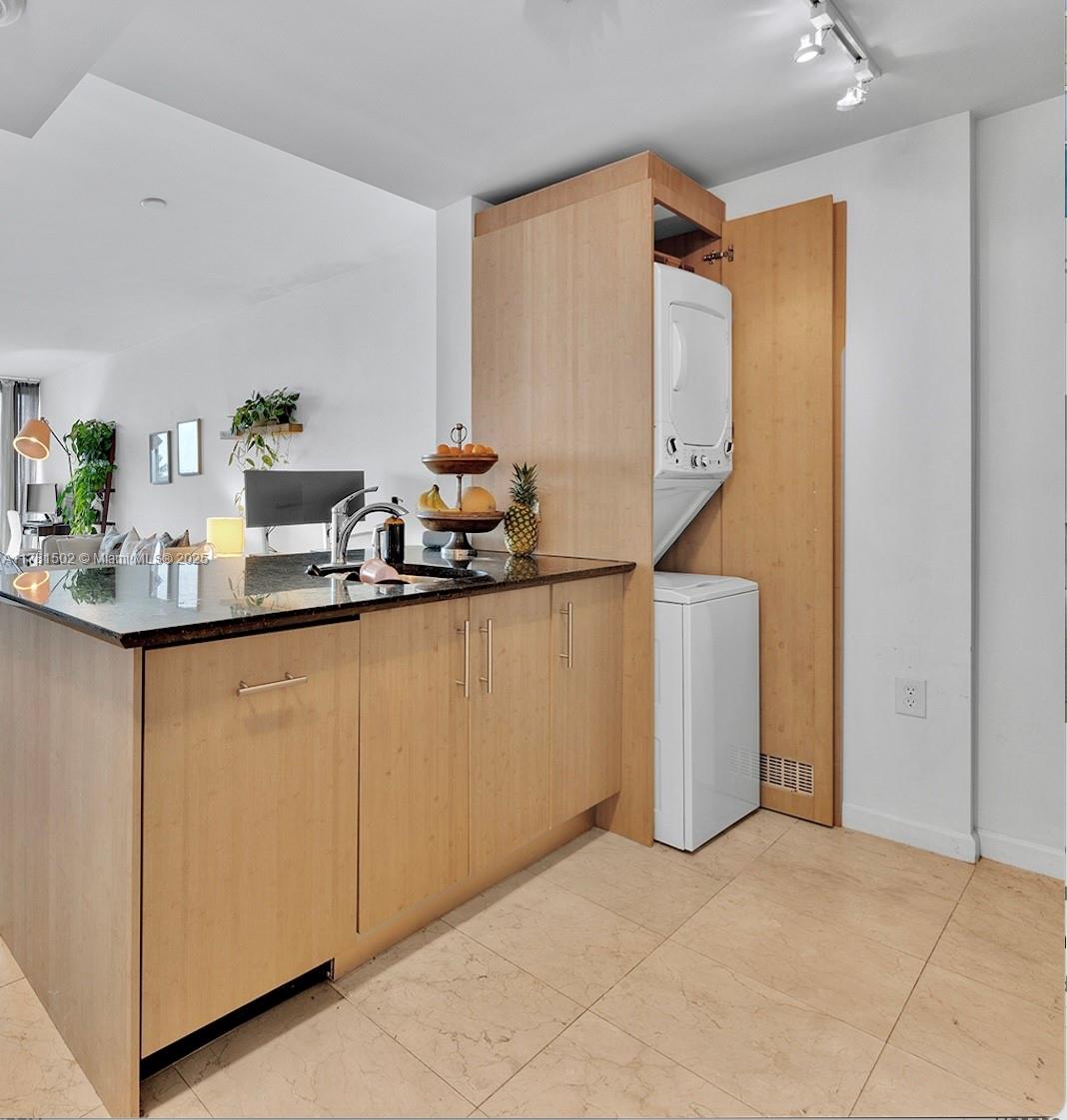 HARBOUR HOUSE - Residential Lease