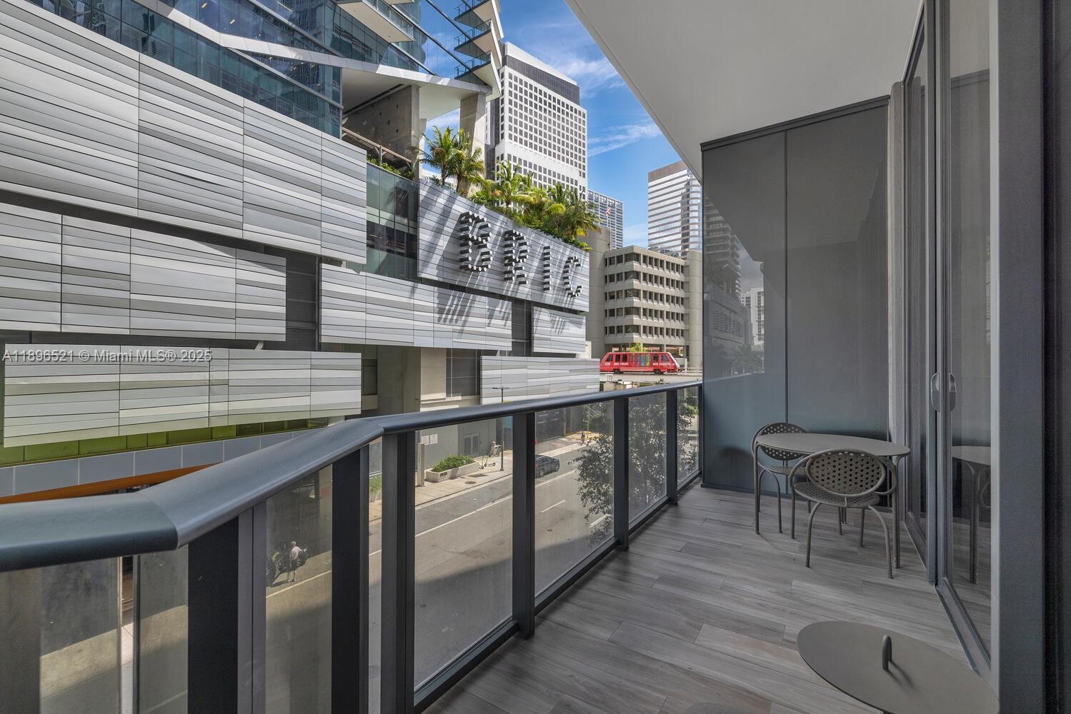 801 SMA DESIGNER SUITES C - Residential