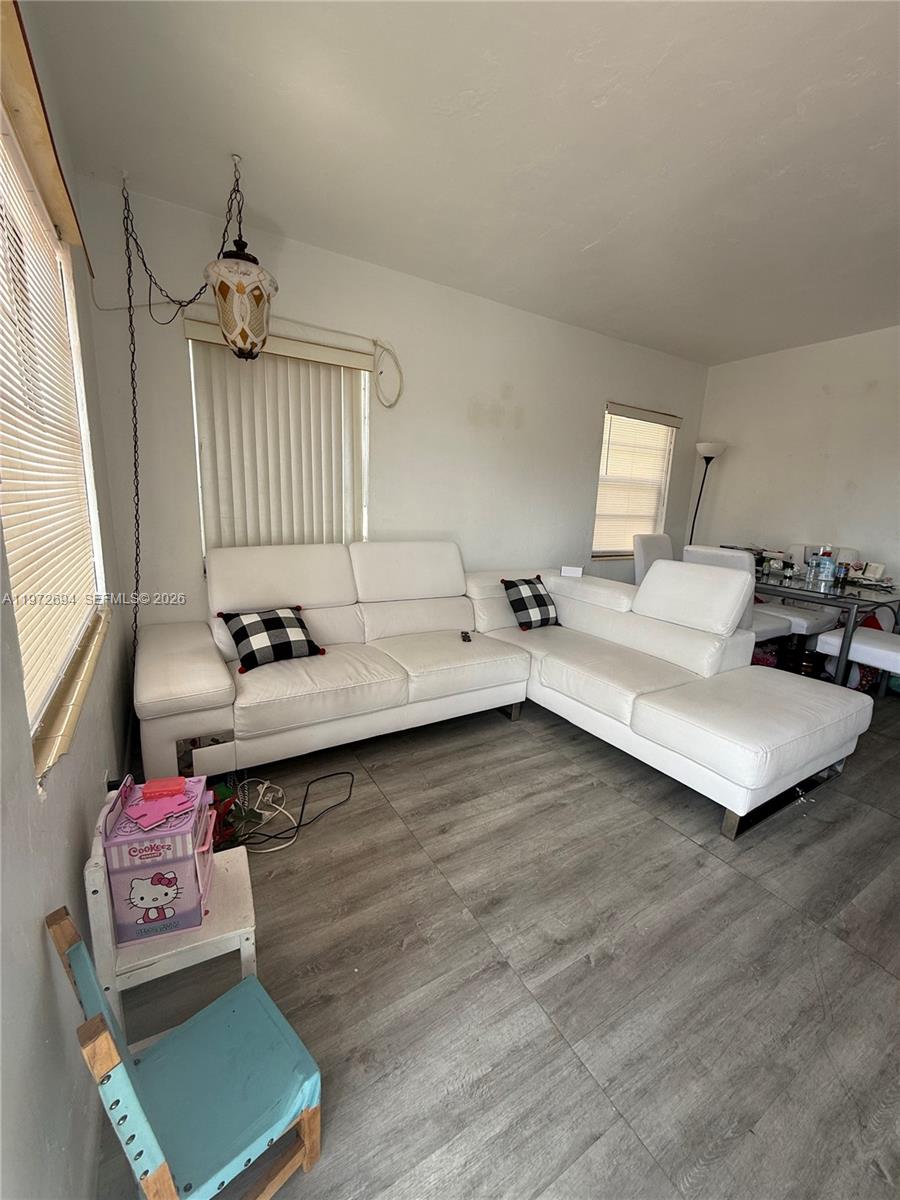 COMFORT GARDENS - Residential Income