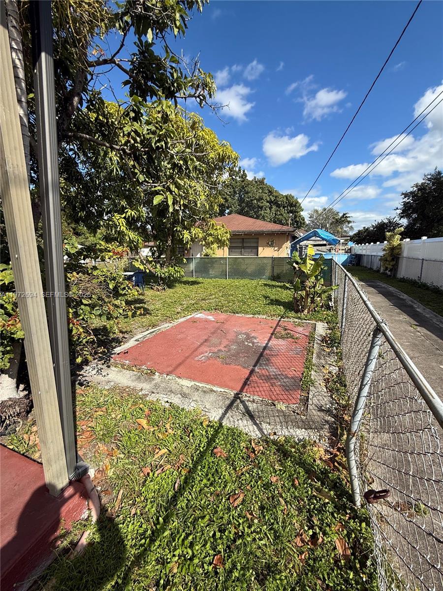 COMFORT GARDENS - Residential Income