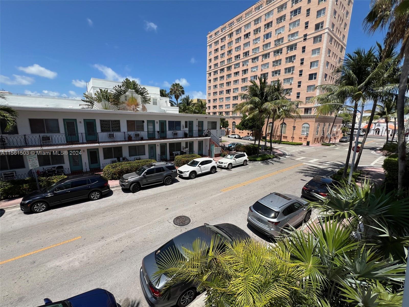 ART DECO CONDO - Residential