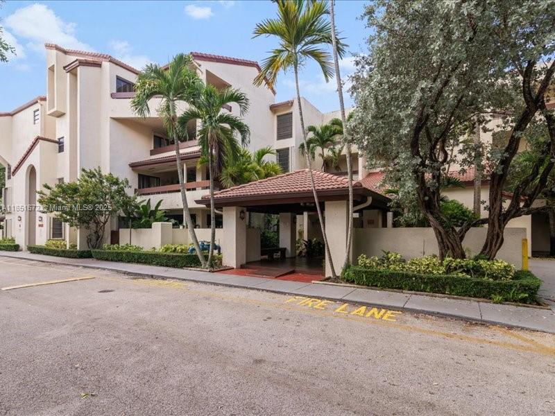 Spectacular Apartment Unfurnished for Rent located in North Kendall Dr and Florida's Turnpike , Renewed and Equipped with Brand New Stainless Steel kitchen Appliances,Quarts Countertop ,Washer Dryer Hook up, LARGE MASTER ROOM W/ Walking Closet plus DEN Covered, Dinning Room,Balcony with small storage,Two Full Bathrooms,Living Room in Friendly Community w/ Club House and POOL,TENNIS Court,Great Schools in the Area