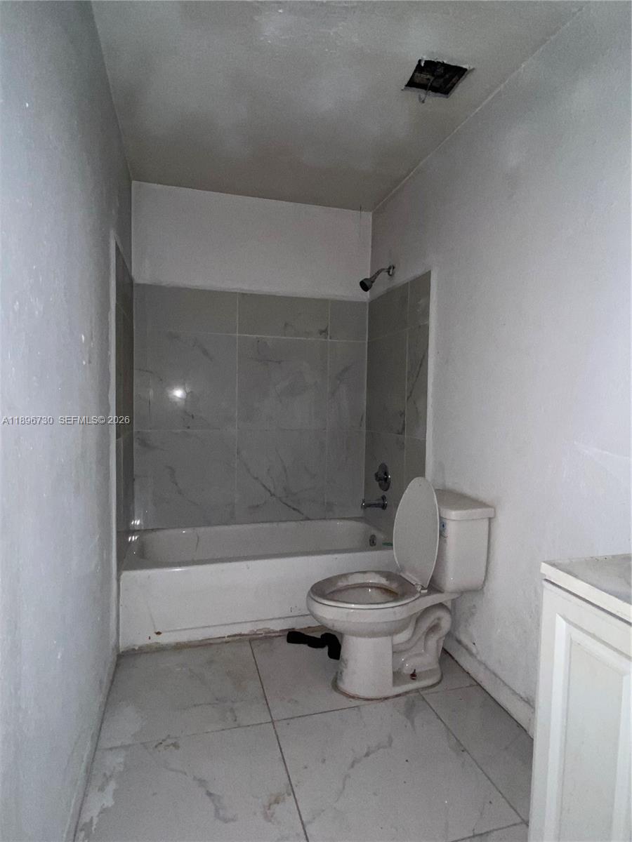 DEL PRADO GARDENS SEC 3 - Residential