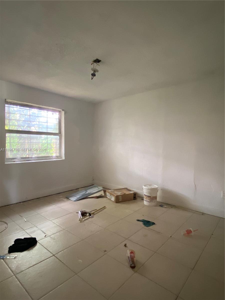 DEL PRADO GARDENS SEC 3 - Residential