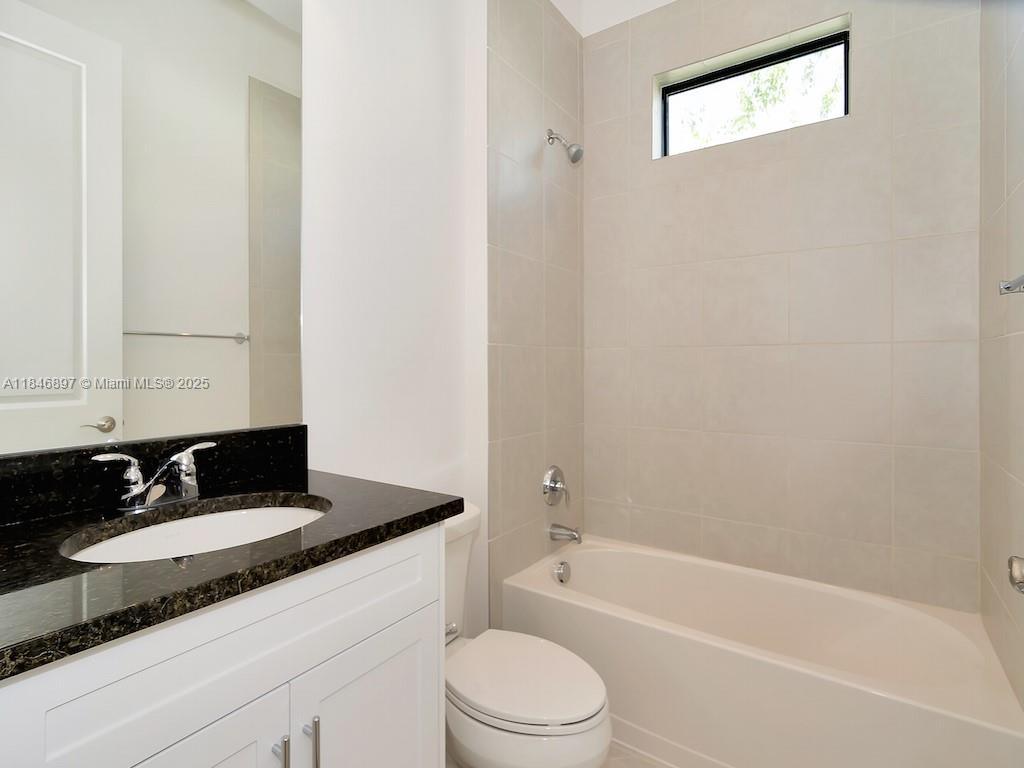 PARKLAND GOLF & COUNTRY C - Residential Lease