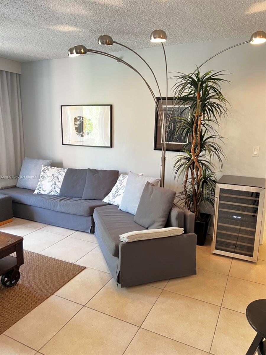 THE YACHT CLUB AT AVENTURA - Residential Lease