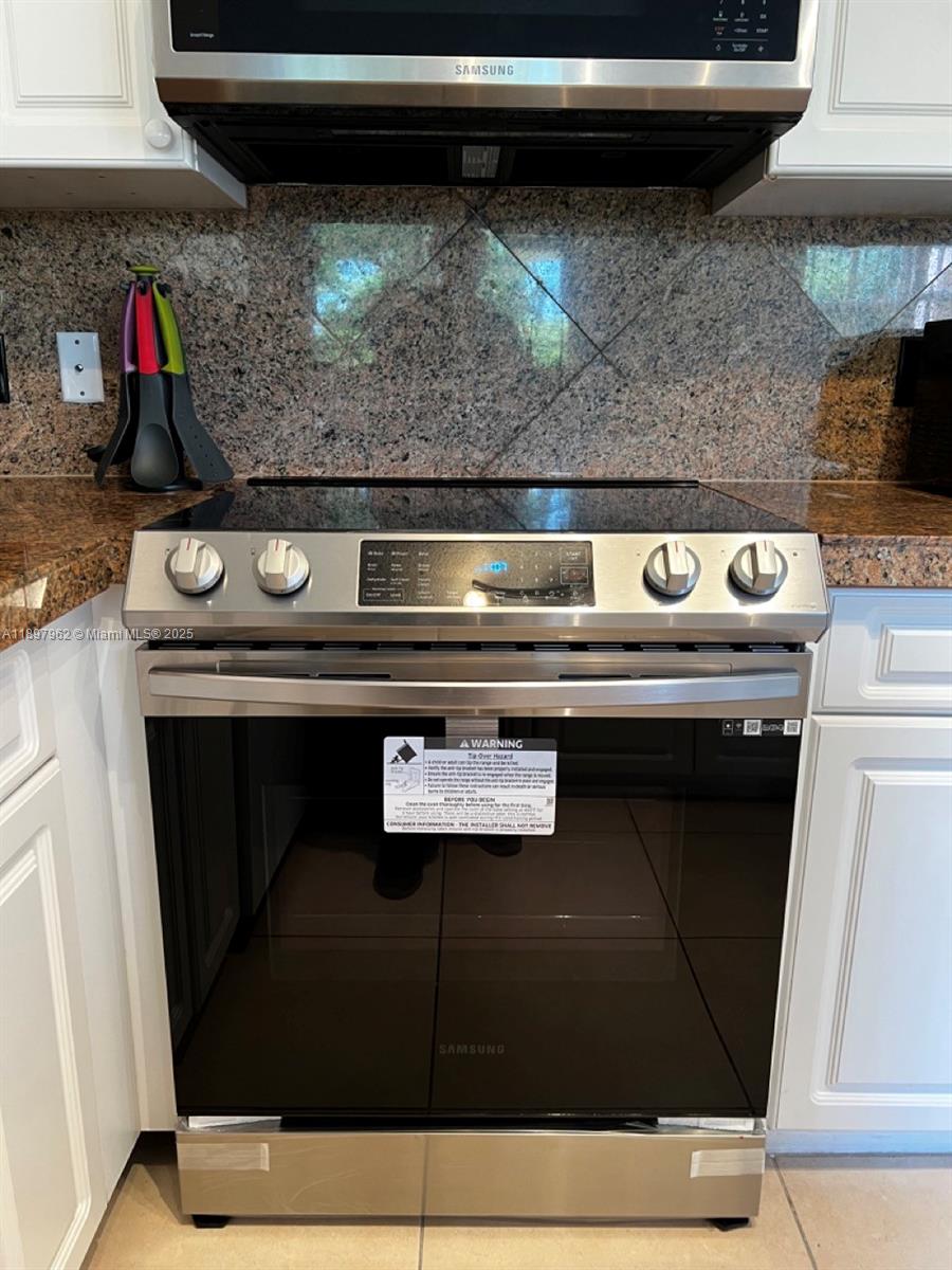 THE YACHT CLUB AT AVENTURA - Residential Lease