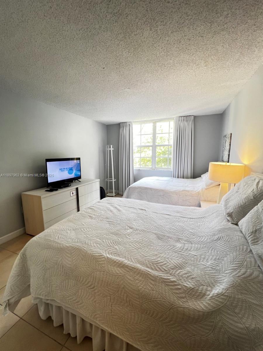 THE YACHT CLUB AT AVENTURA - Residential Lease