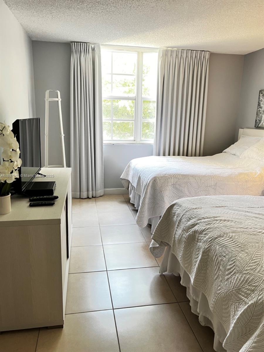 THE YACHT CLUB AT AVENTURA - Residential Lease