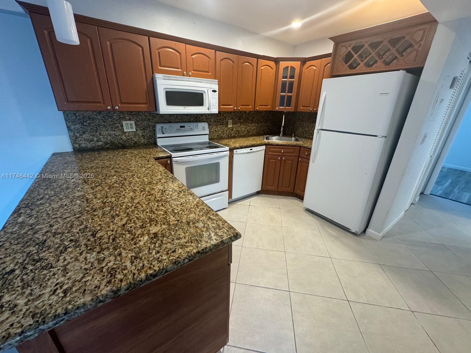 DOLPHIN CONDO - Residential