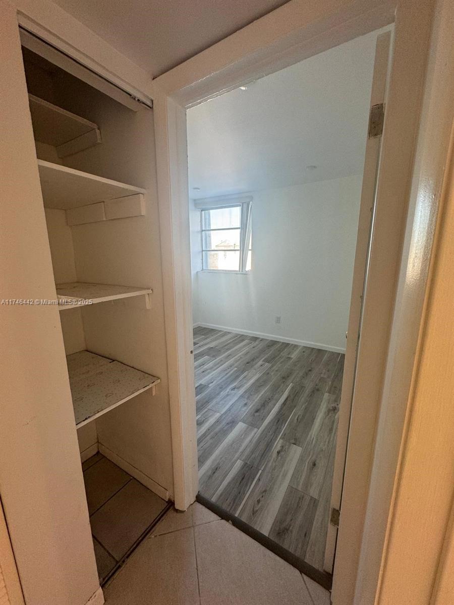 DOLPHIN CONDO - Residential