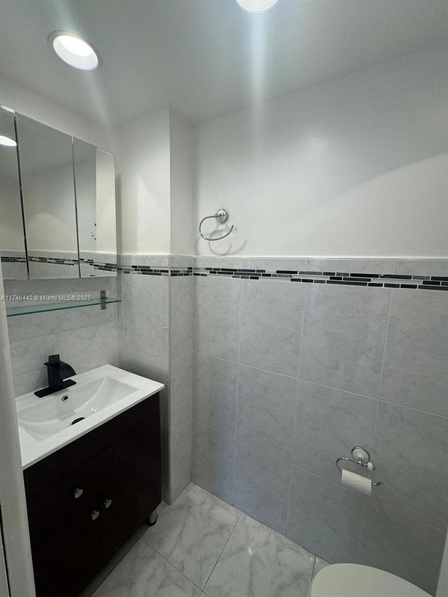 DOLPHIN CONDO - Residential