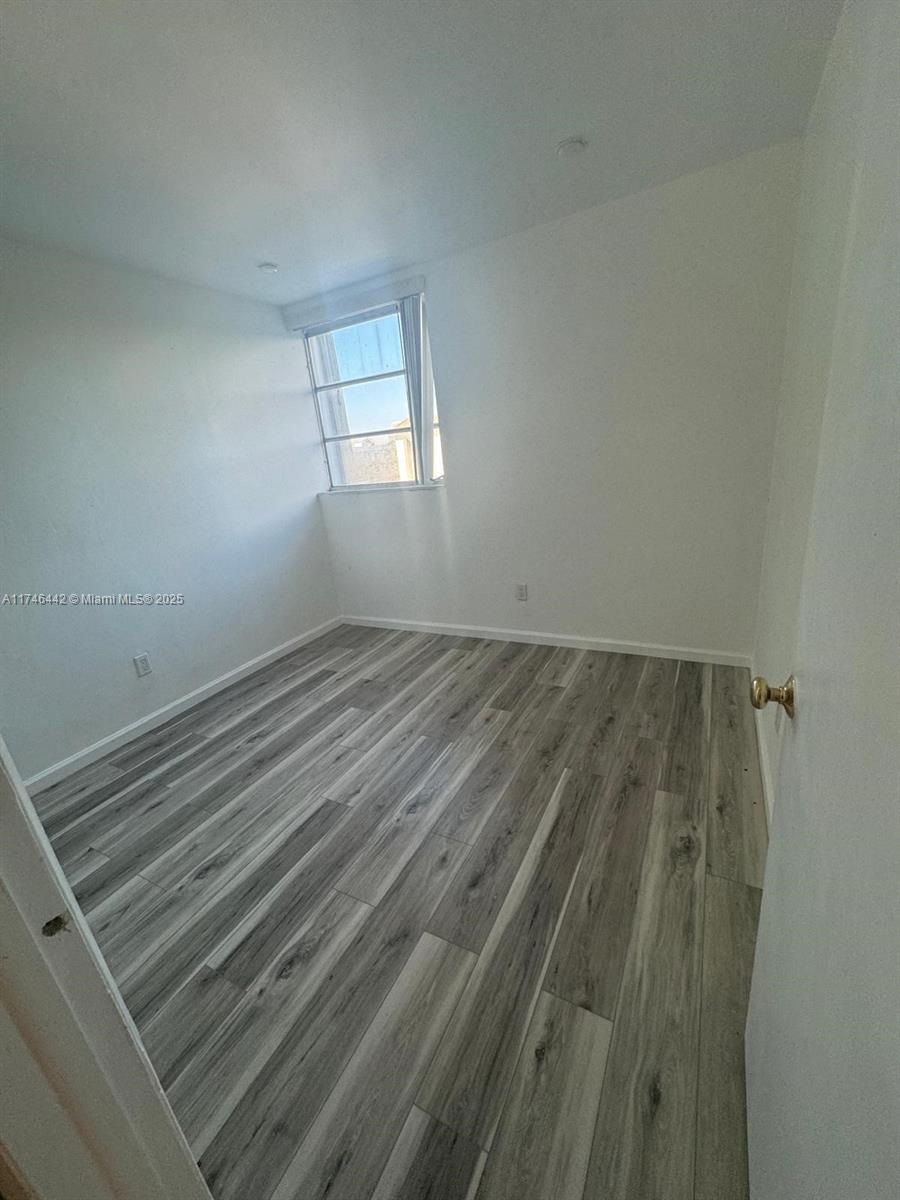 DOLPHIN CONDO - Residential