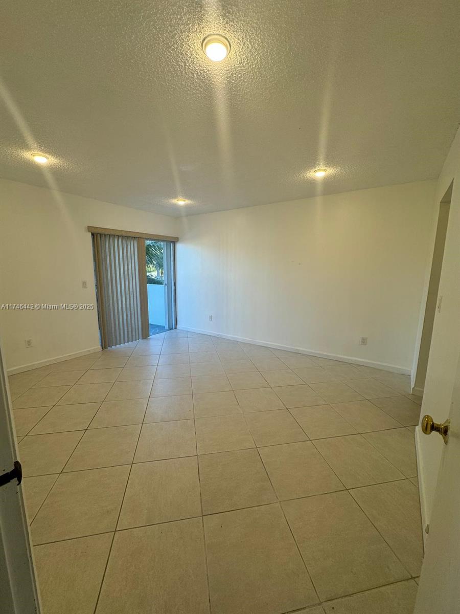 DOLPHIN CONDO - Residential