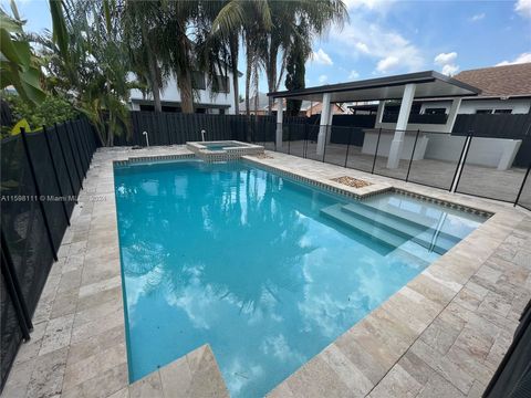Single Family Residence in Miami FL 15543 137th Pl Pl.jpg
