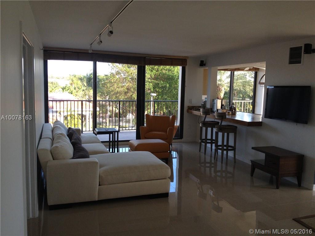 BEST KEPT SECRET IN MIAMI! LIVE ON AN ISLAND. ENJOY CITY AND BAY VIEWS. HUGE 2/2.5 UNIT. CLOSE TO DOWNTOWN & PERFORMING ARTS CENTER, AND MINUTES AWAY FROM SOUTH BEACH. WALL TO WALL ITALIAN PORCELANATO FLOORS. DELUXE TRAVERTINE BATHROOMS W/JACUZZI & RAIN SHOWER. REMODELED KITCHEN W/NEW STAINLESS STEEL APPLIANCES. WASHER & DRYER IN UNIT. 1 PARKING SPACE (FREE ADDITIONAL
PARKING). WRAP AROUND BALCONY. CORNER UNIT. SPLIT FLOOR PLAN, GYM, SAUNA, POOL, TENNIS & RACKET BALL COURTS, REC. ROOM & MARINA.