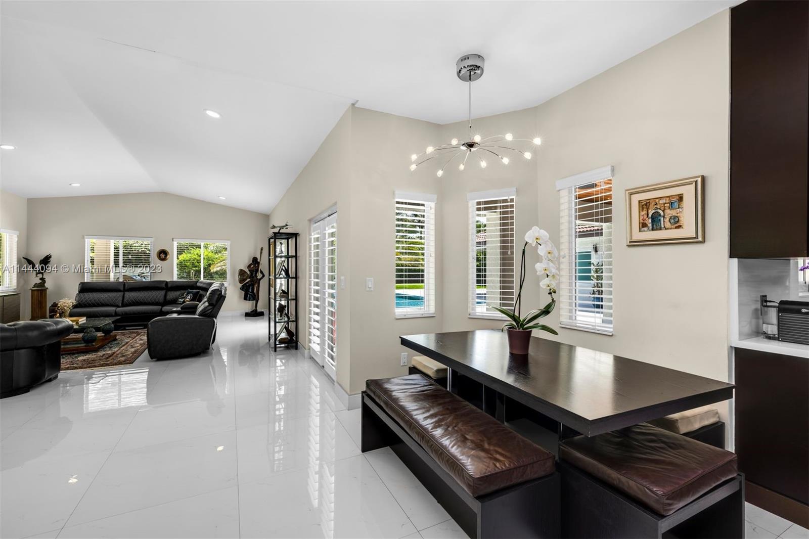 BANYAN WOODS - Residential