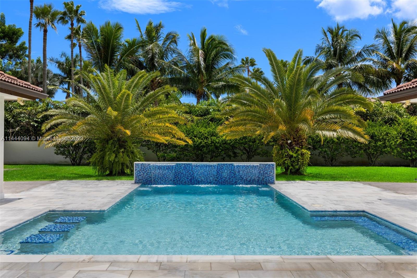 BANYAN WOODS - Residential