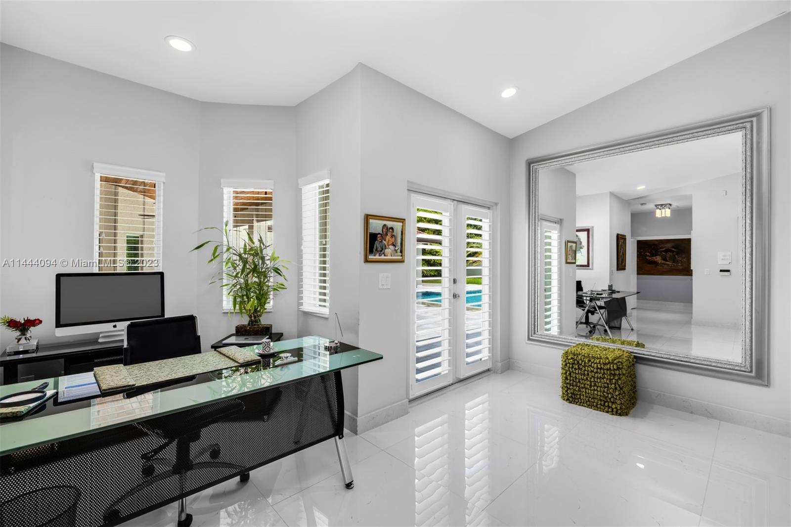 BANYAN WOODS - Residential