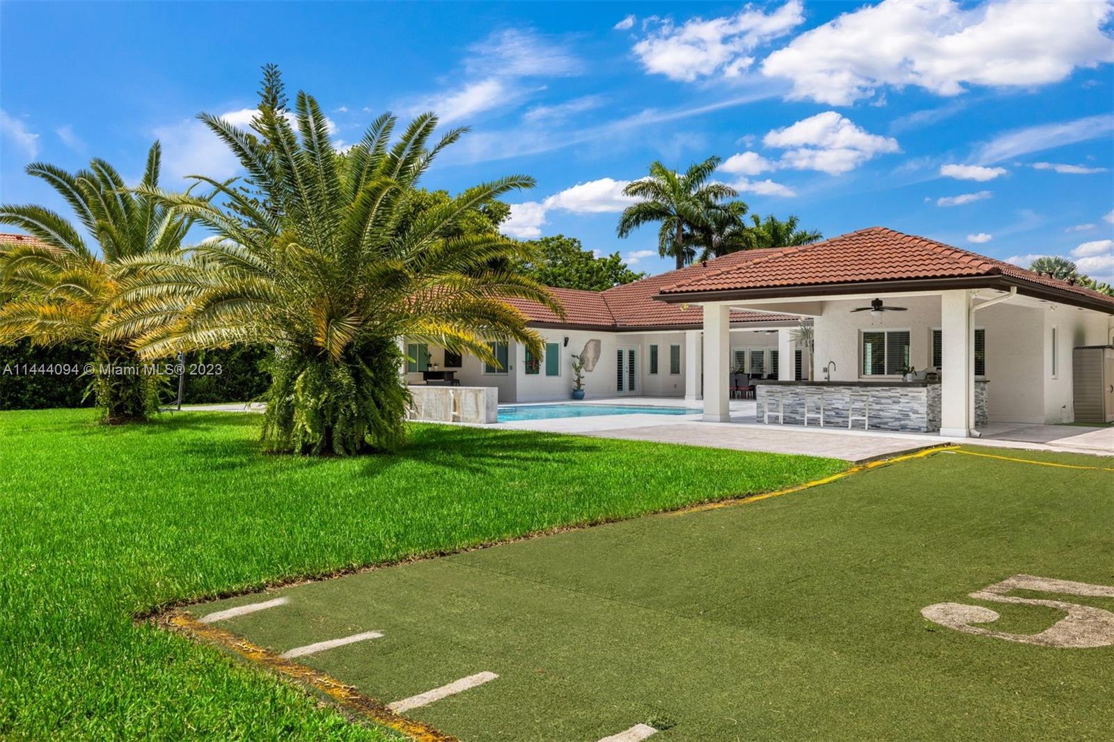 BANYAN WOODS - Residential