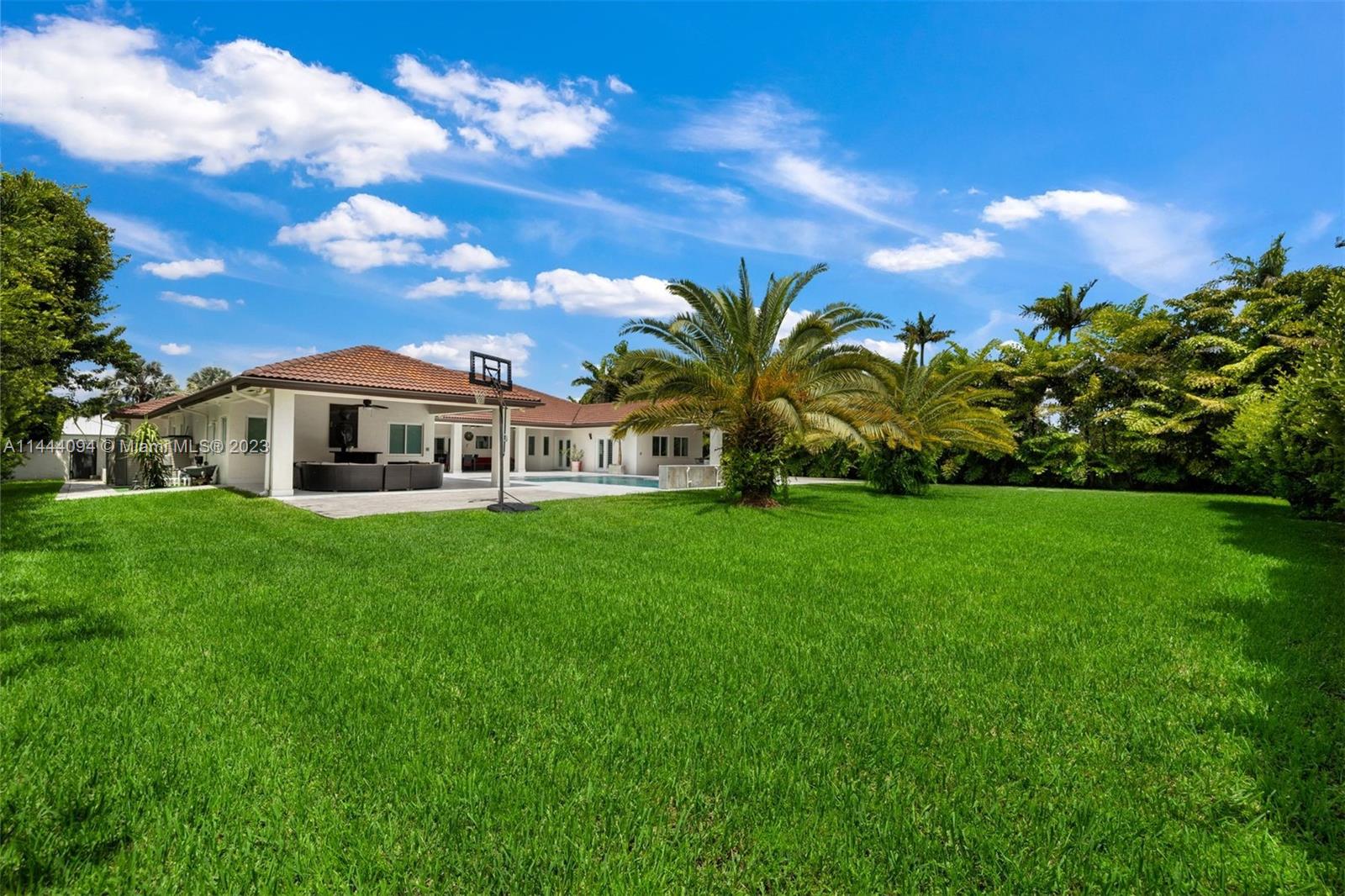 BANYAN WOODS - Residential