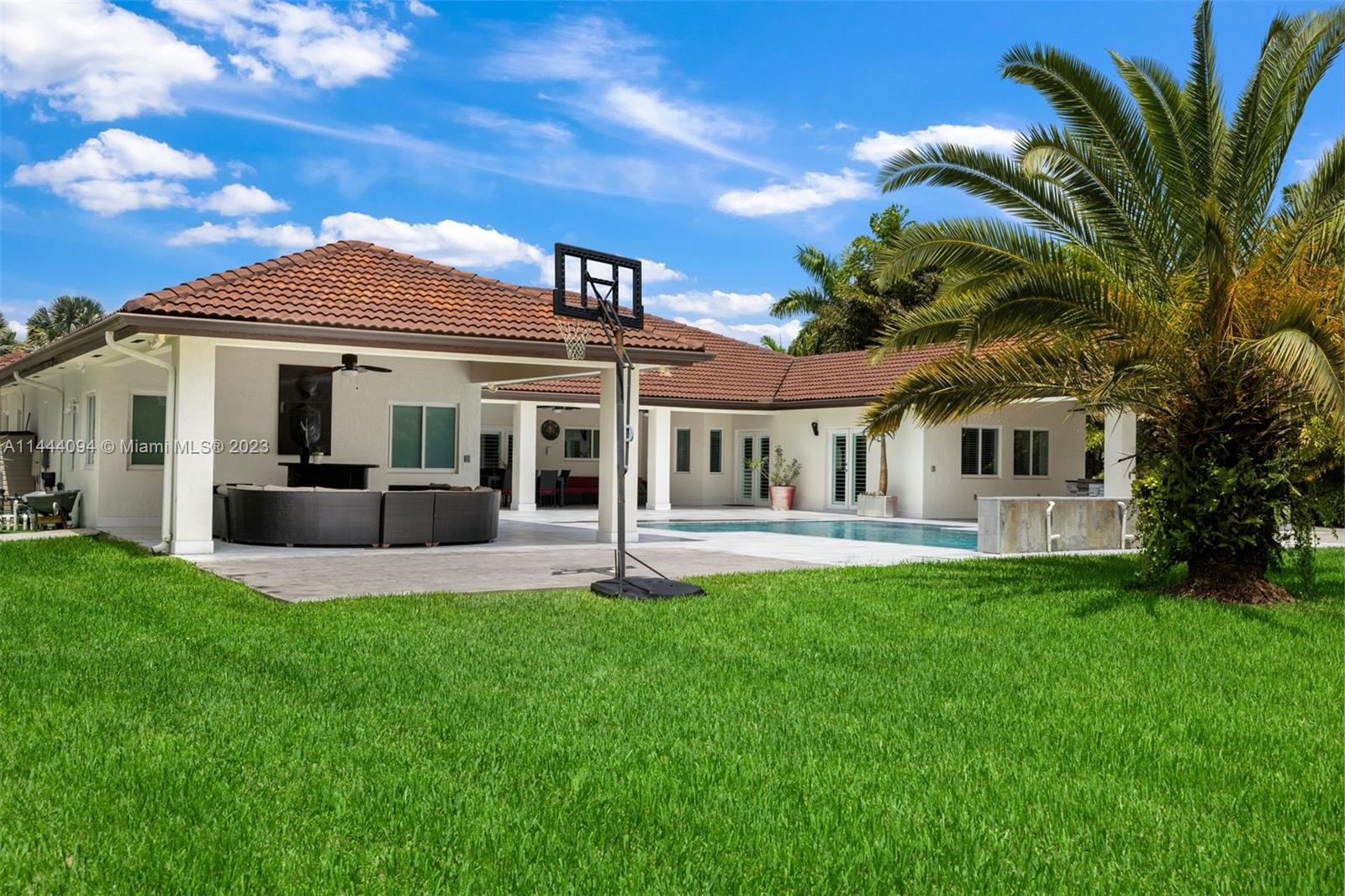 BANYAN WOODS - Residential