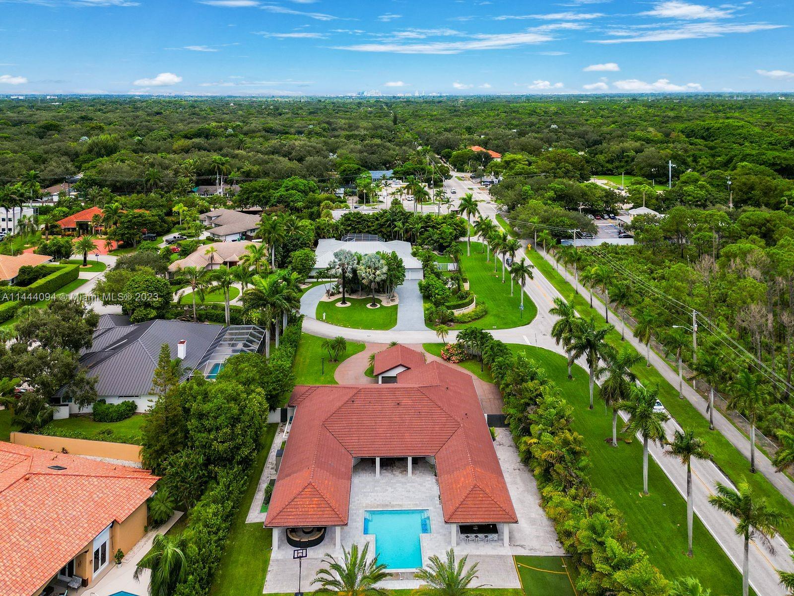 BANYAN WOODS - Residential