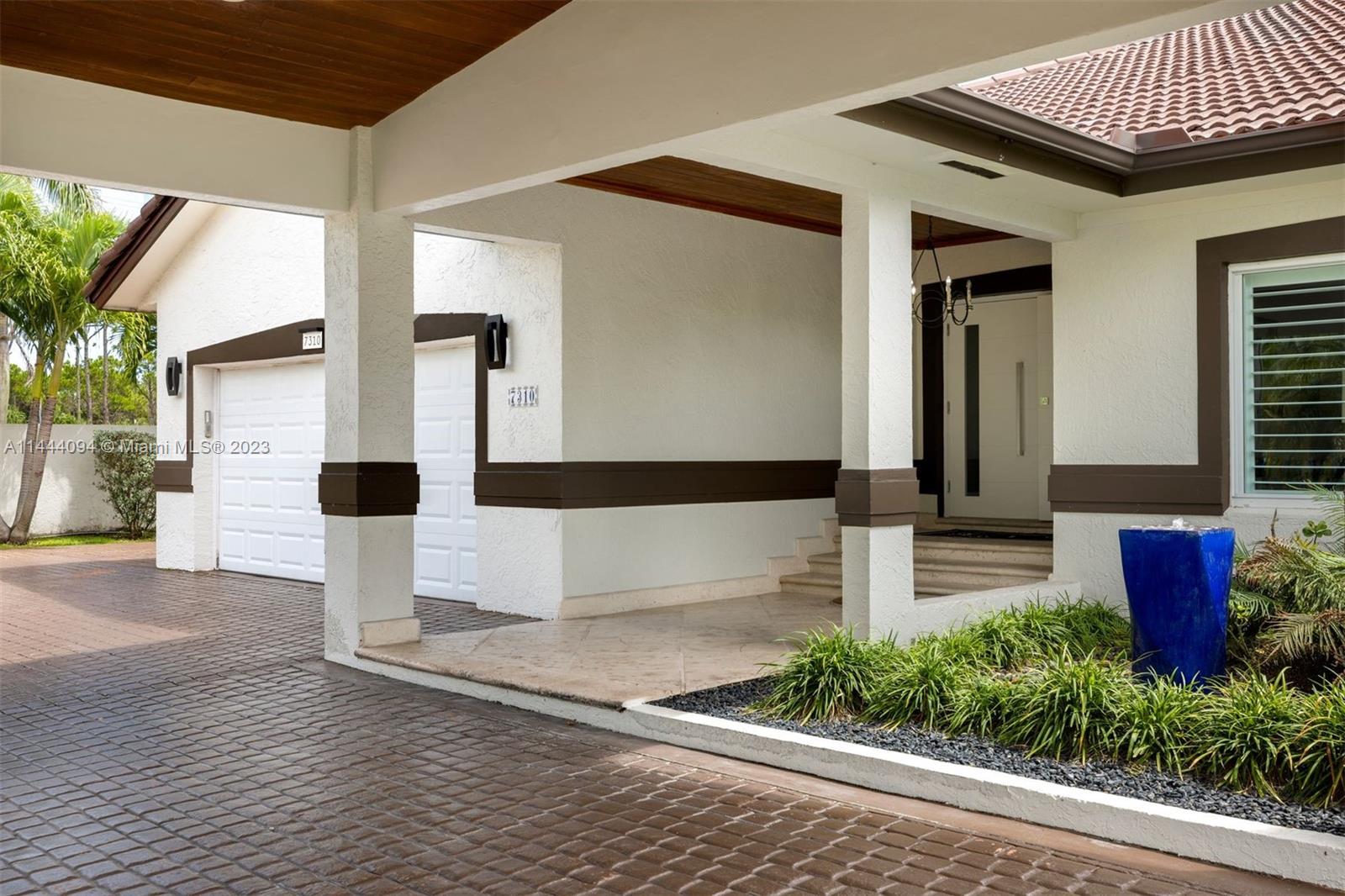 BANYAN WOODS - Residential