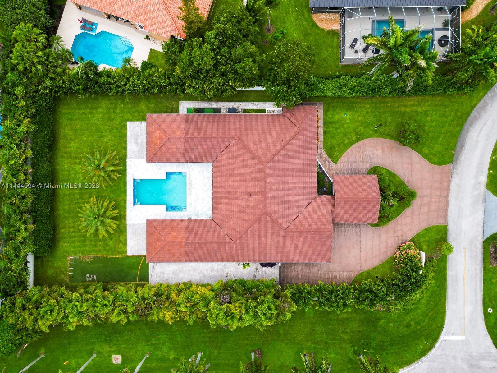 BANYAN WOODS - Residential