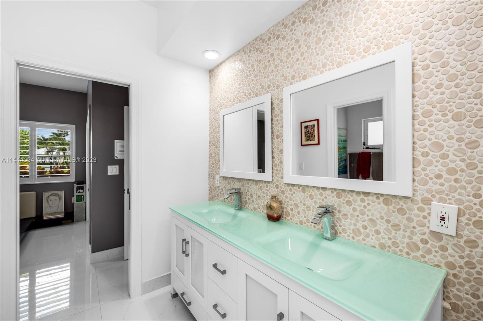 BANYAN WOODS - Residential