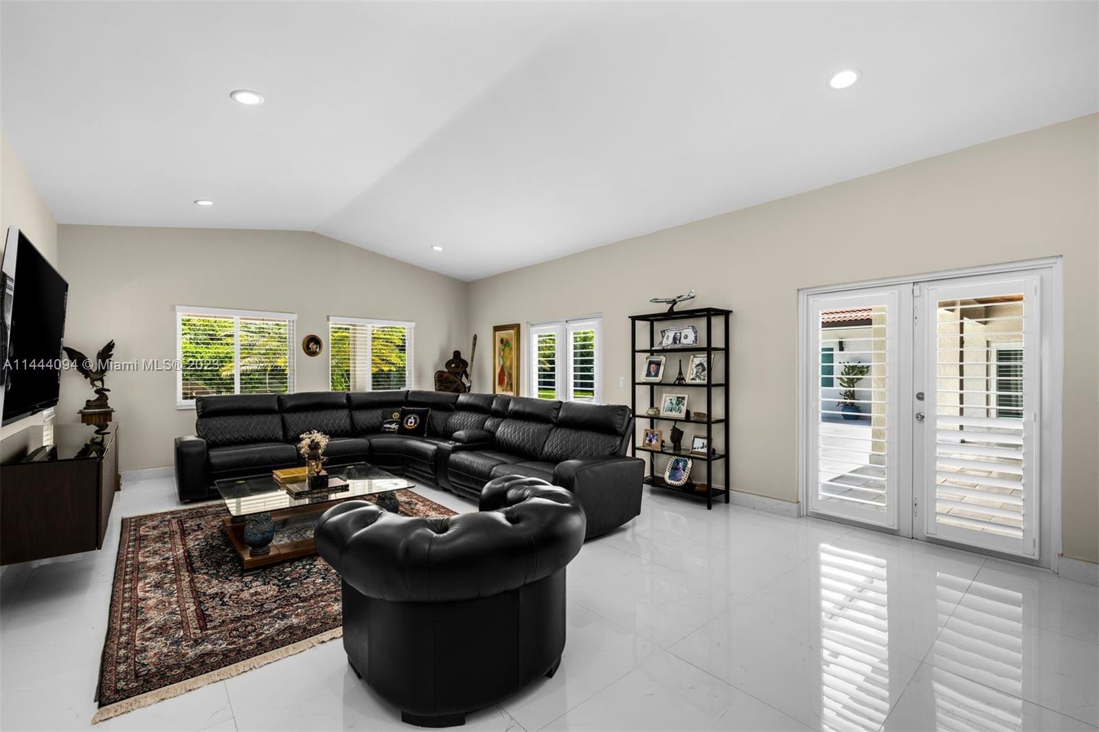 BANYAN WOODS - Residential