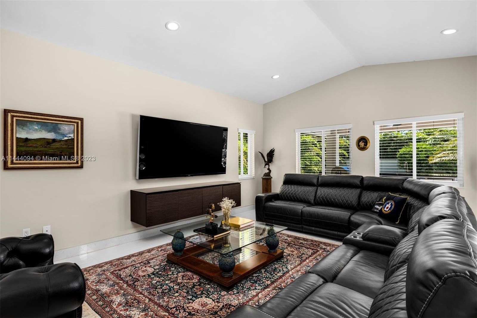 BANYAN WOODS - Residential