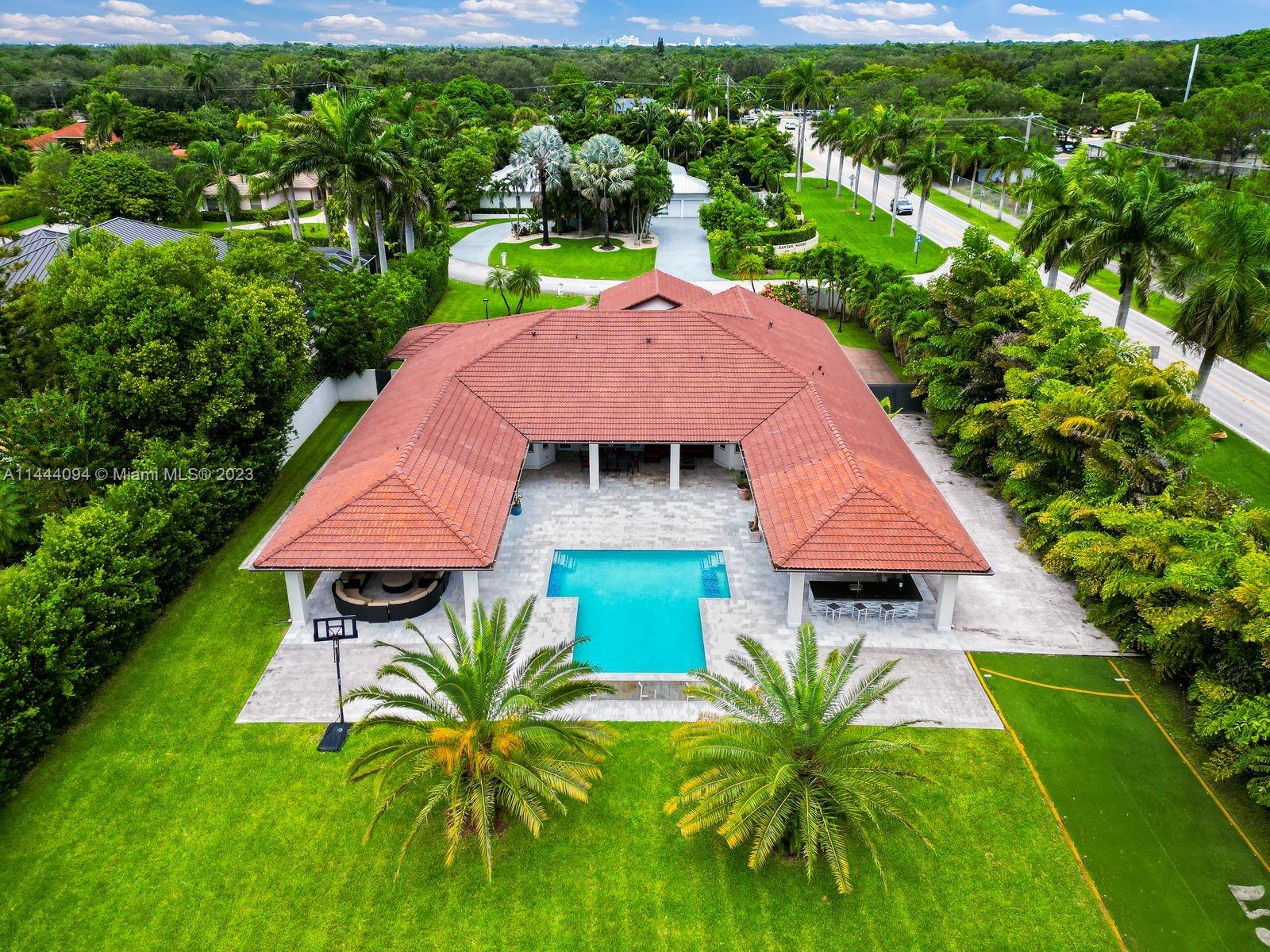 BANYAN WOODS - Residential