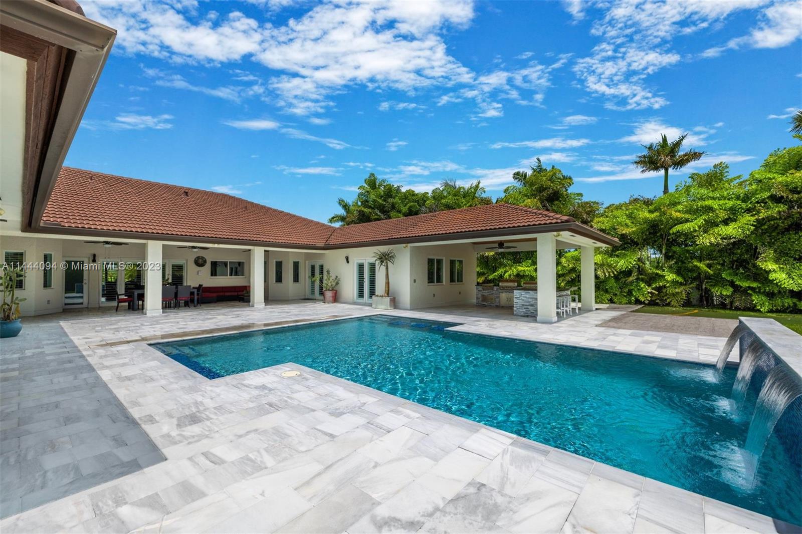 BANYAN WOODS - Residential