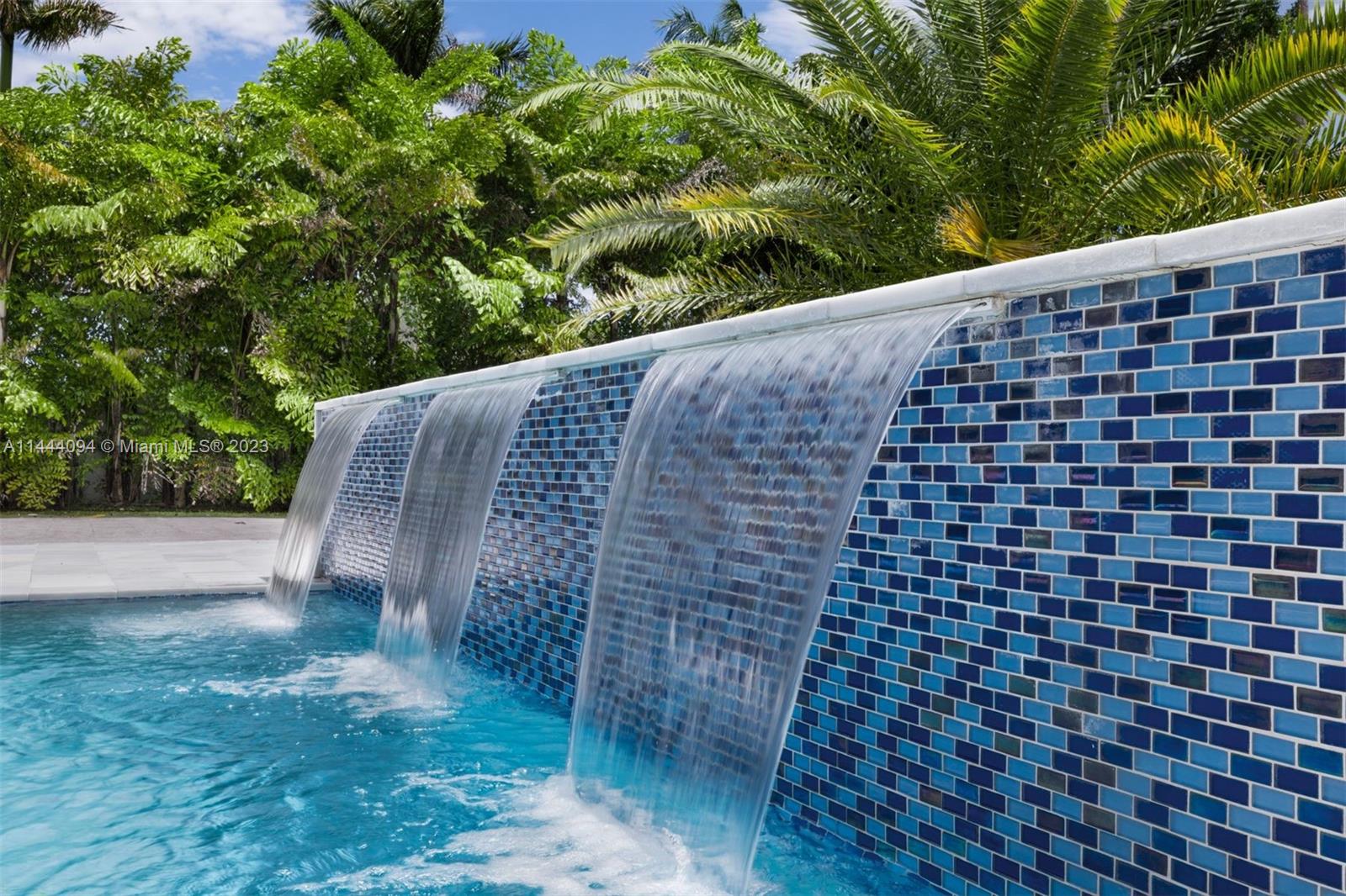 BANYAN WOODS - Residential