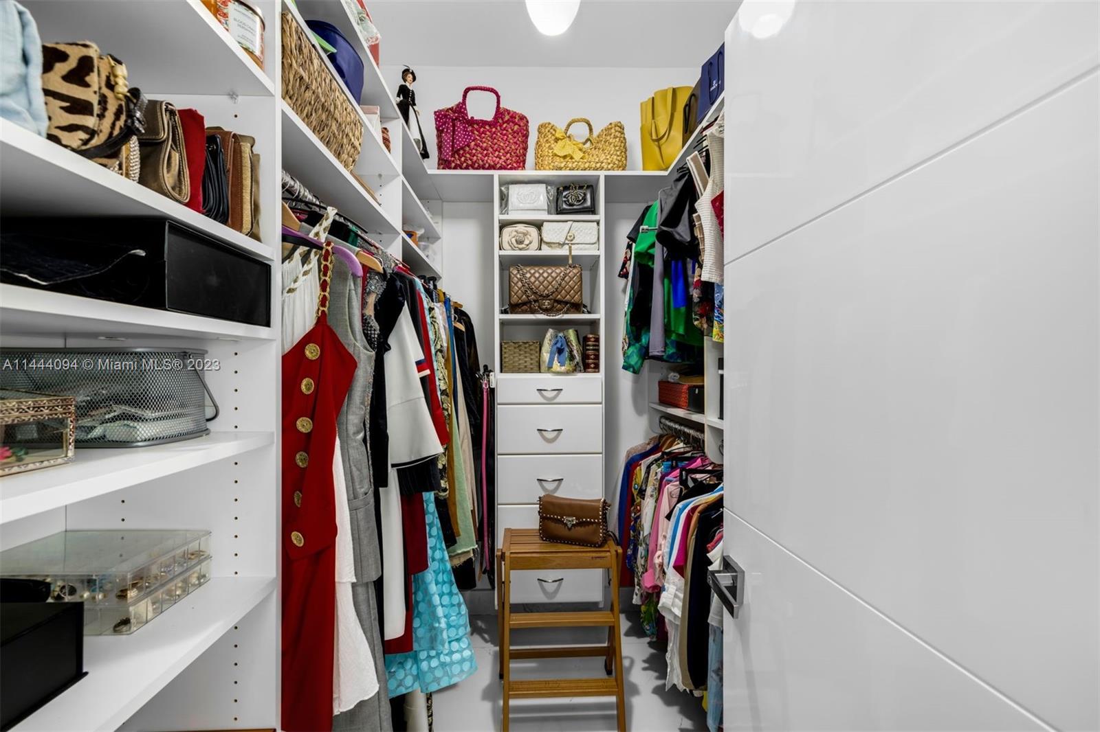 BANYAN WOODS - Residential