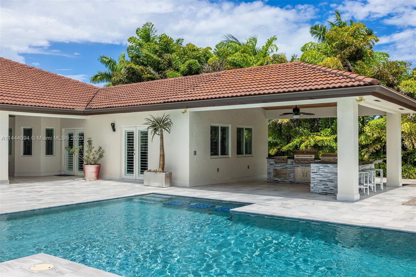 BANYAN WOODS - Residential